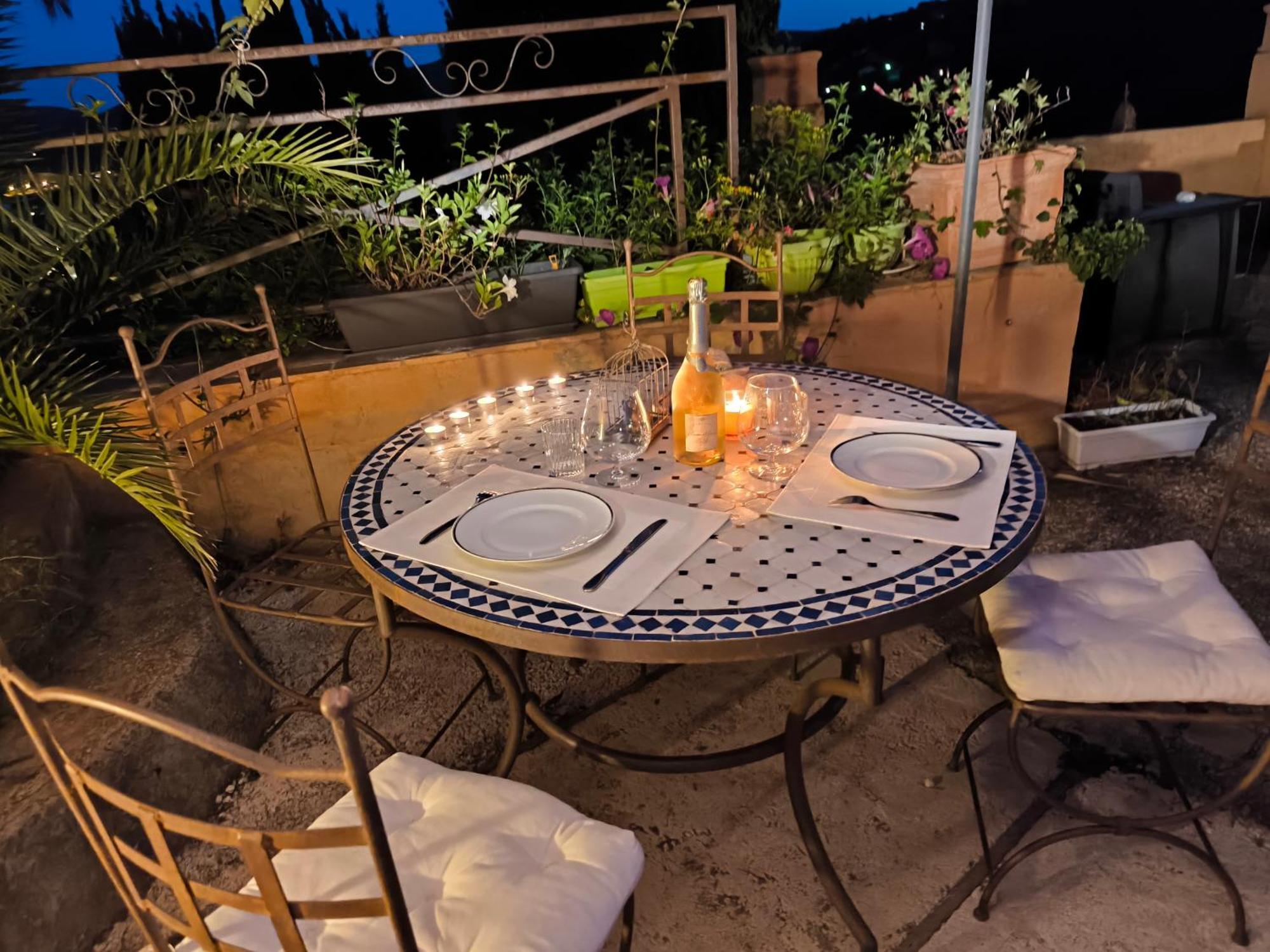 Love-Room Discret 40 M2 Bormes Les Mimosas Village Avec Terrasse Exterior foto