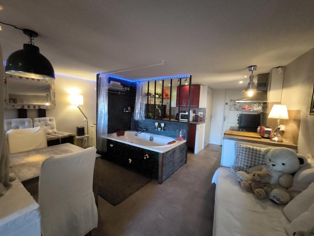 Love-Room Discret 40 M2 Bormes Les Mimosas Village Avec Terrasse Exterior foto